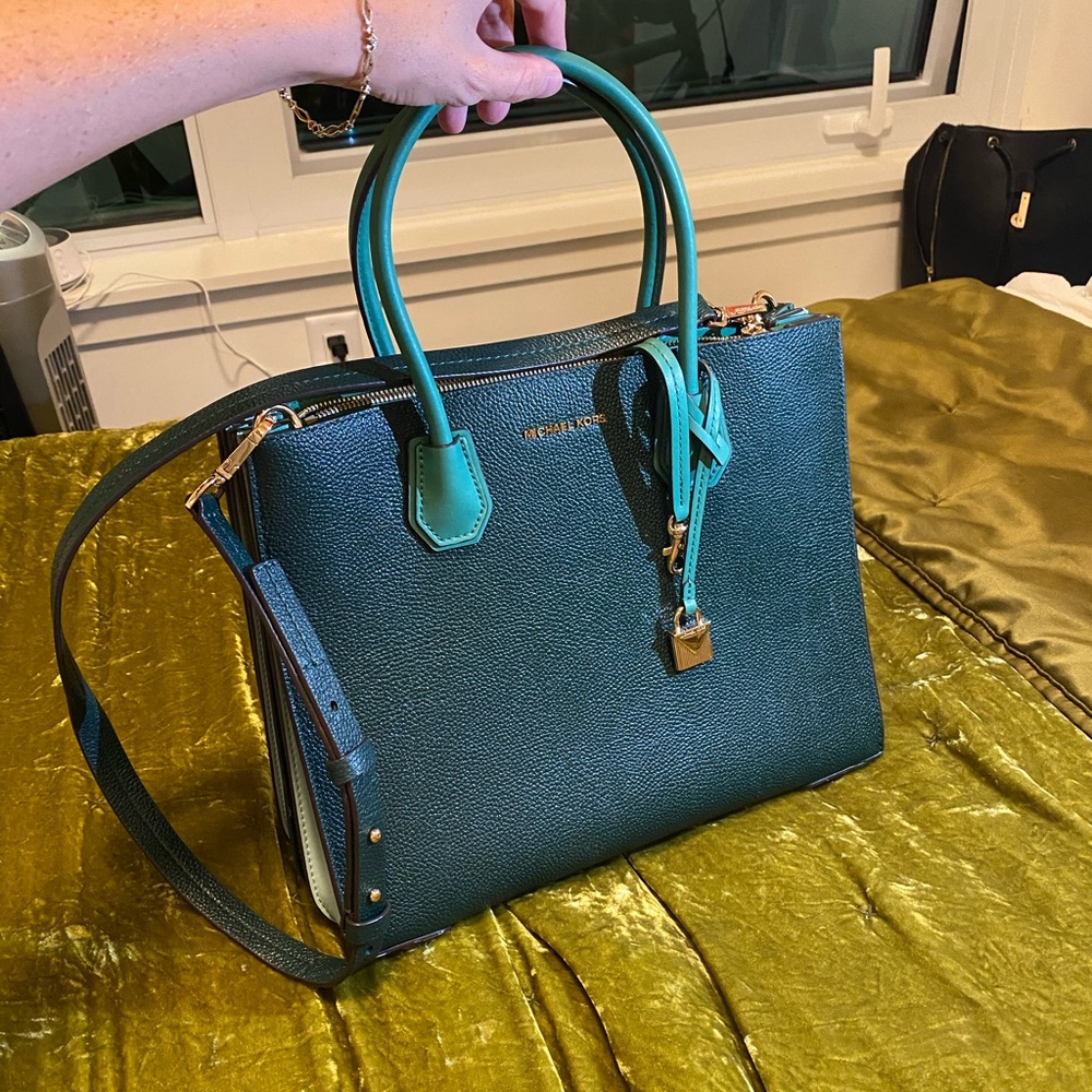 Authentic Exquisite Green Michael Kors Large Tote